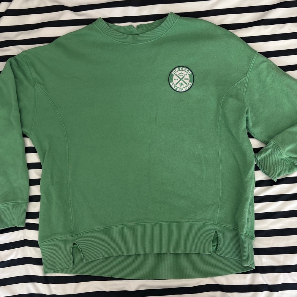 Aerie The Chill Sweatshirt Green Ice Cold Ski Resort Patch (Small)